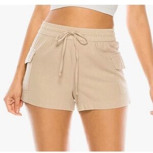 Cali 1850 Tan Cargo Shorts with Elastic Waistband and Drawstring size medium.